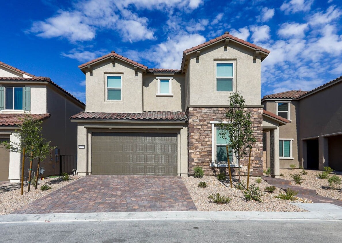 Primary Photo - Northwest 5 Bedroom, 4.5 Bath Home With Be...