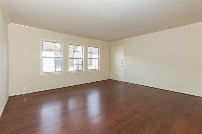 Building Photo - 5230 Arboles Dr
