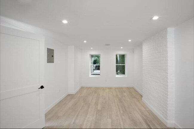 Foto del edificio - 331 Quincy St