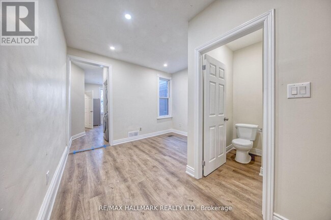 Building Photo - 46 Springhurst Ave