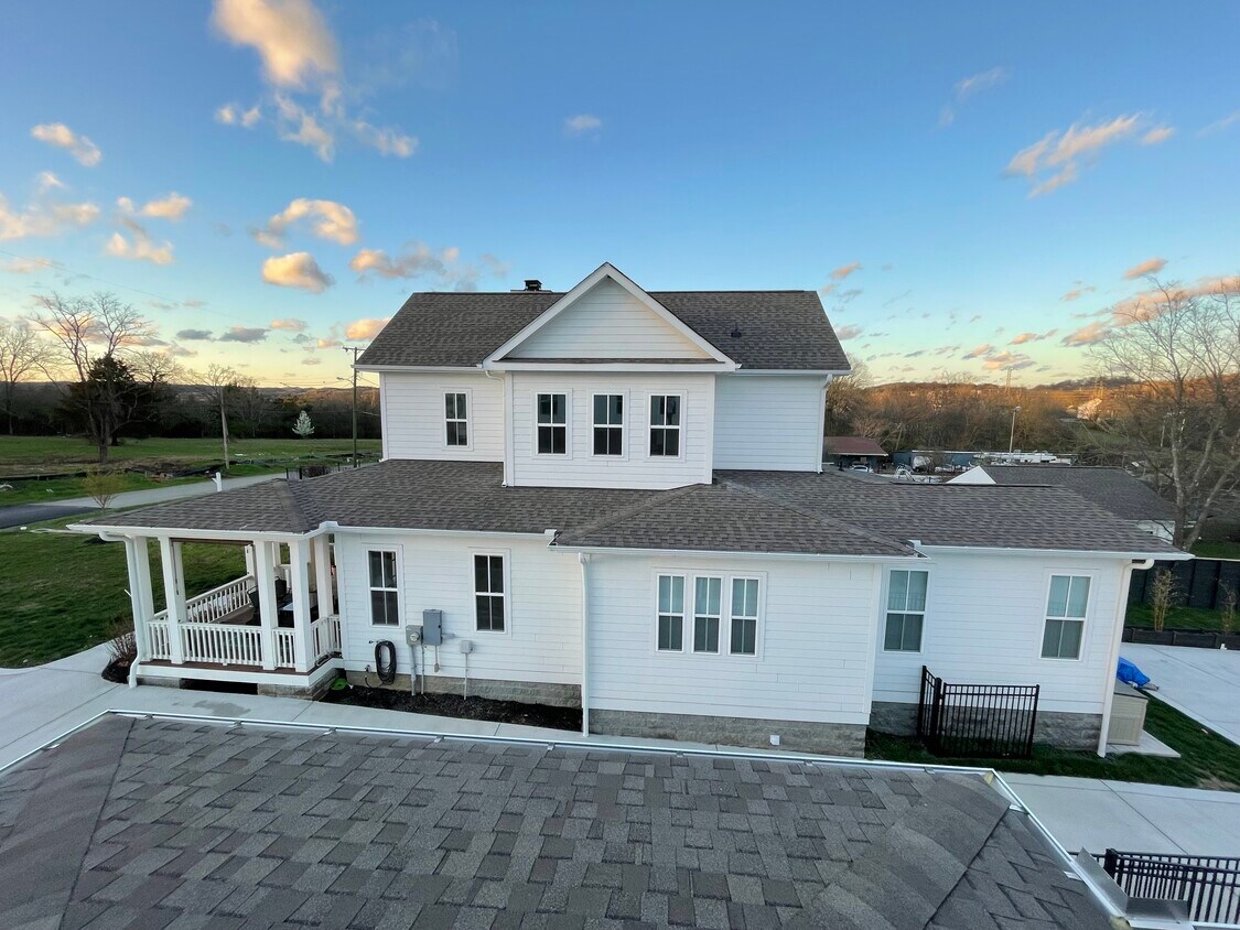 Foto principal - 1510 E Stewarts Ln