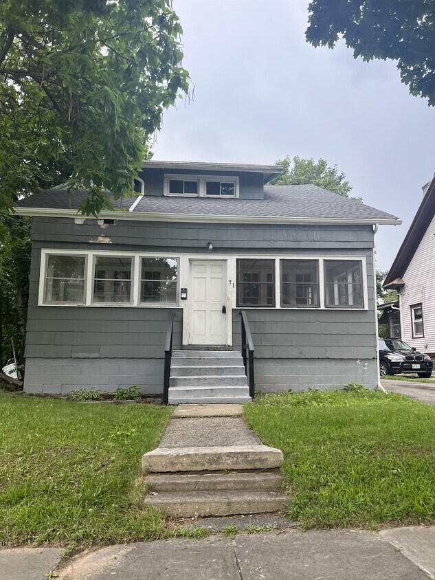 71 Carthage St, Rochester, NY 14621 House Rental in Rochester, NY