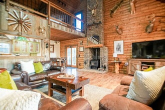 Building Photo - 3269 Dead Horse Mountain Rd