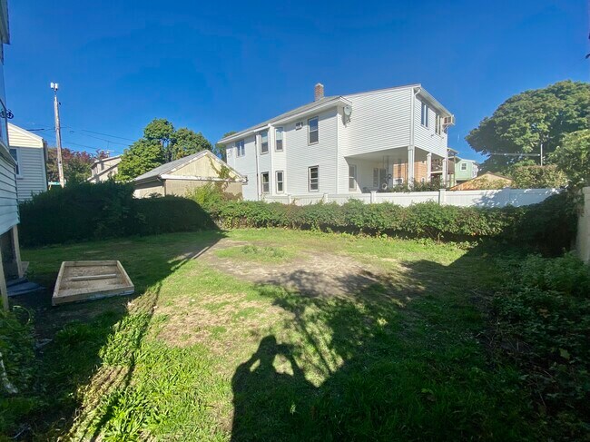 Foto del edificio - 112 College Ave