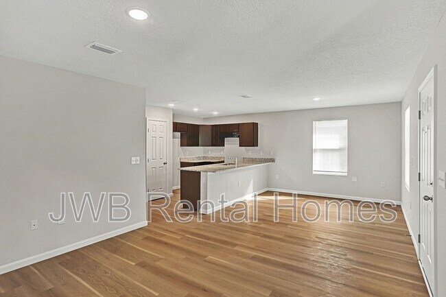 Foto del edificio - 1327 7th St W