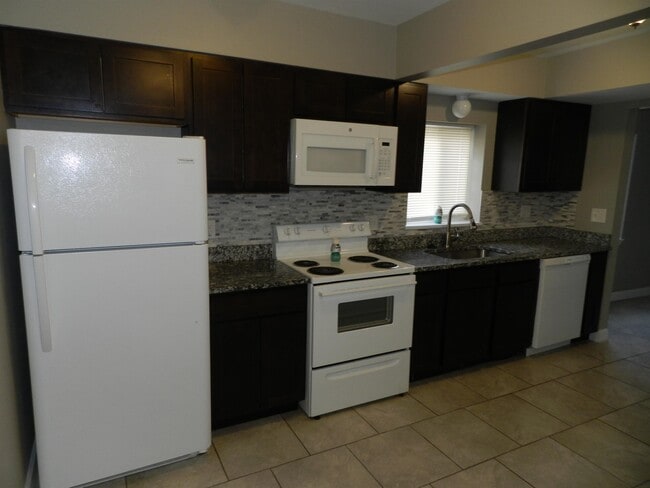 Building Photo - 2800 David St