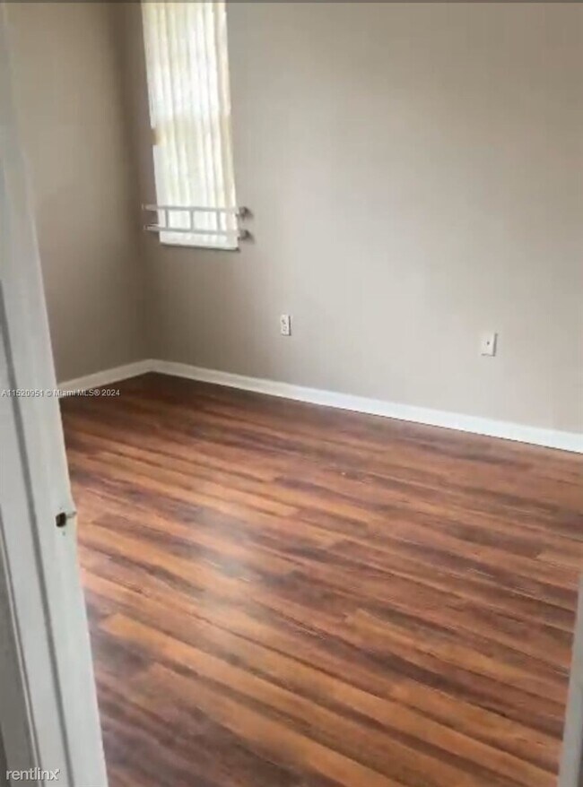 Foto del edificio - 4 br, 3.5 bath House - 2579 SW 85th Ave # 105