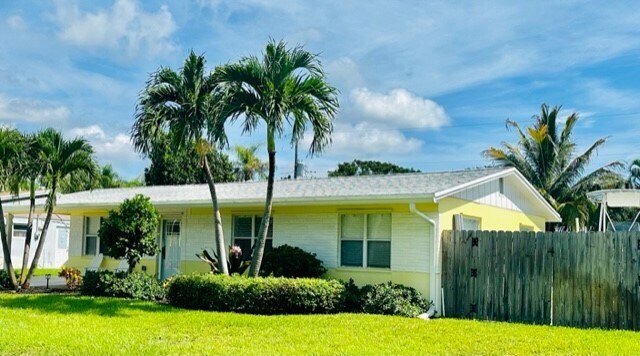 Primary Photo - 924 Laurel Rd