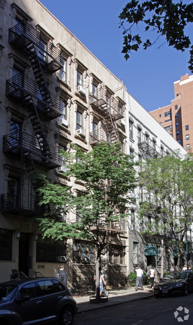 Primary Photo - 218 East 84th Street