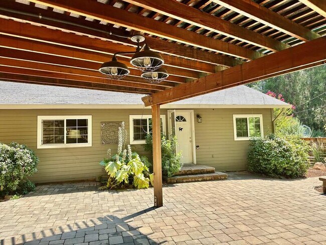 Foto del edificio - 11265 Butler Rd