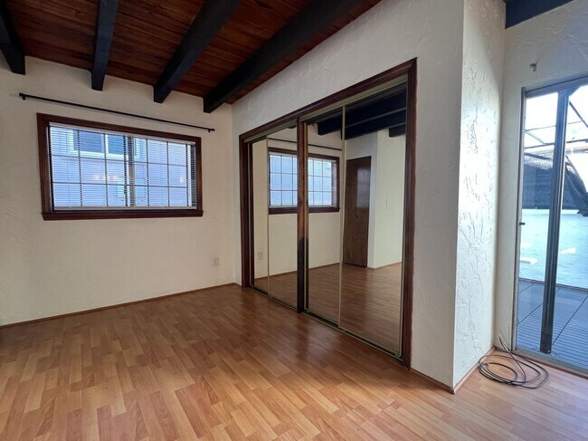 Foto del edificio - 2208 Grant Ave