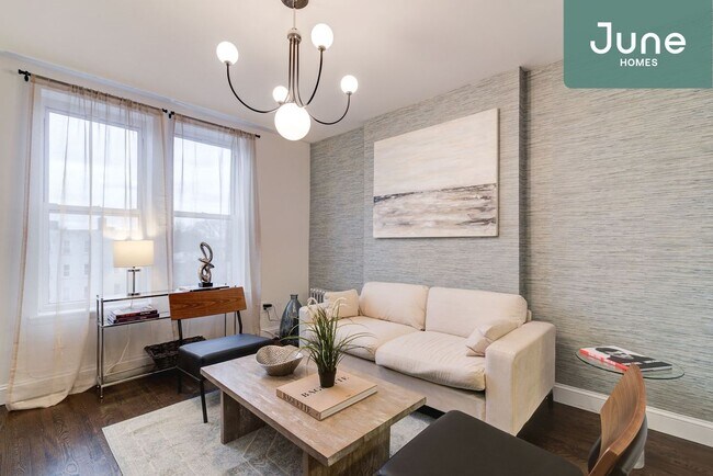 Foto del edificio - Full room in 4-bed/1.0-bath Home