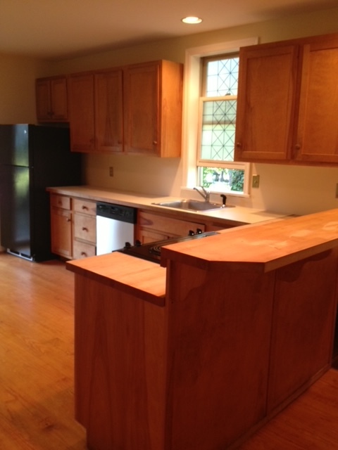 Kitchen - 537 Station Ln