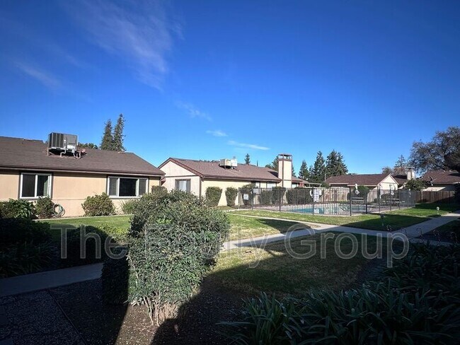 Foto del edificio - 3737 W Hillsdale Ave