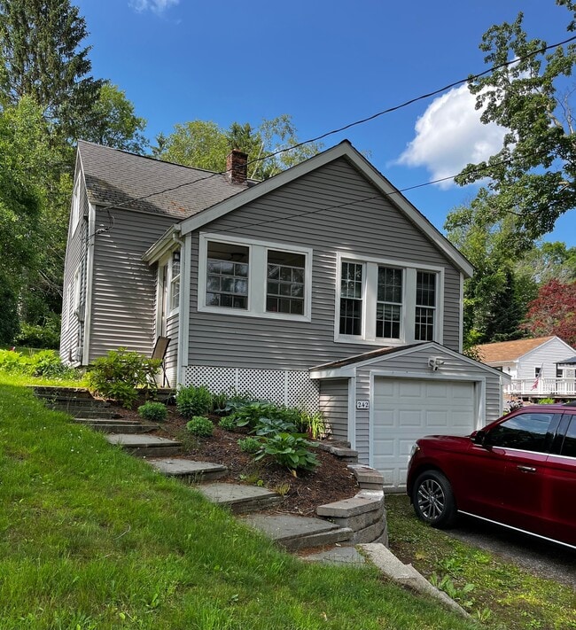 Building Photo - 242 Litchfield Rd
