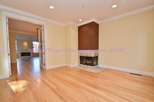 Foto del edificio - 3 Bedroom Larkspur Townhouse.