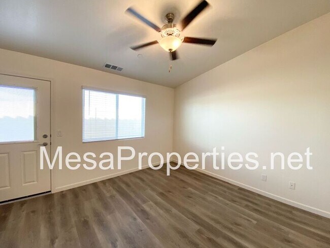 Foto del edificio - 9550 Tamarisk Ave