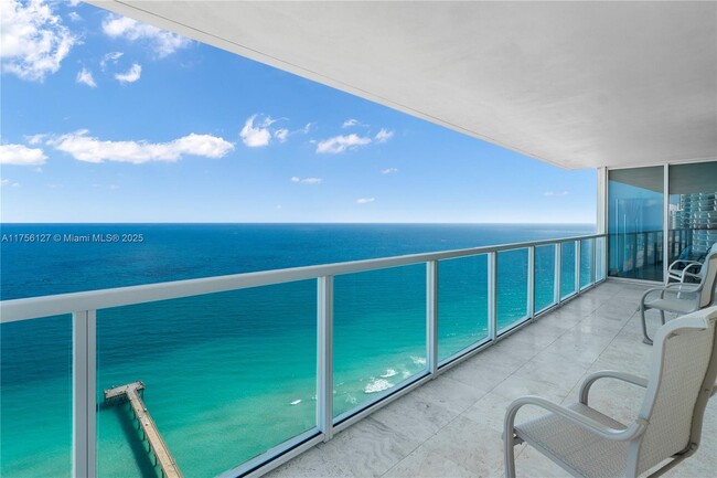 Foto del edificio - 16699 Collins Ave