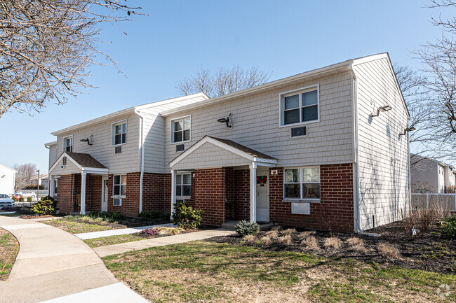 Foto del edificio - Seasons at East Meadow