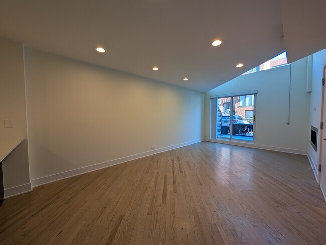 Foto del edificio - 3763 N Sheffield Ave