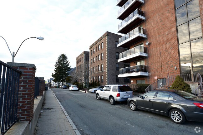 Building Photo - Somerville Apartments