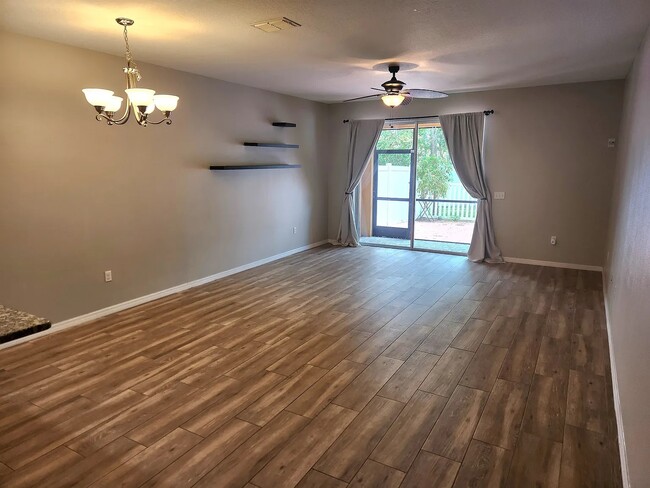 Building Photo - 9516 Trumpet Vine Loop