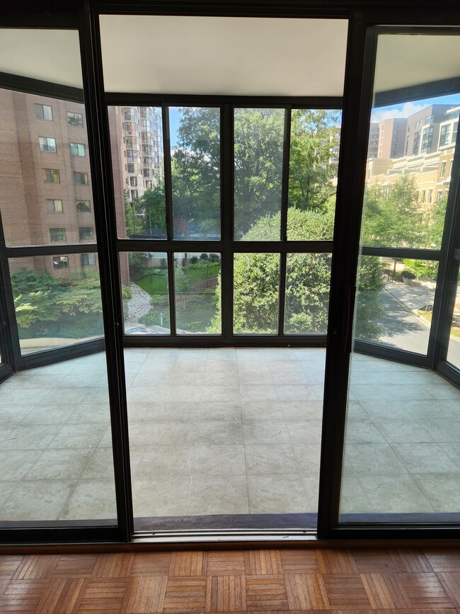Enclosed Balcony - 1600 N Oak St