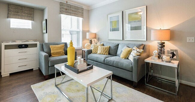 Foto del edificio - Old Farm Apartment Homes