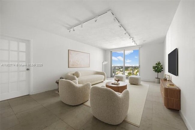 Foto del edificio - 900 Bay Dr