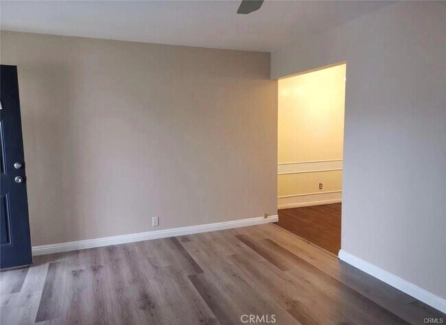 Building Photo - 937 S Farber Ave