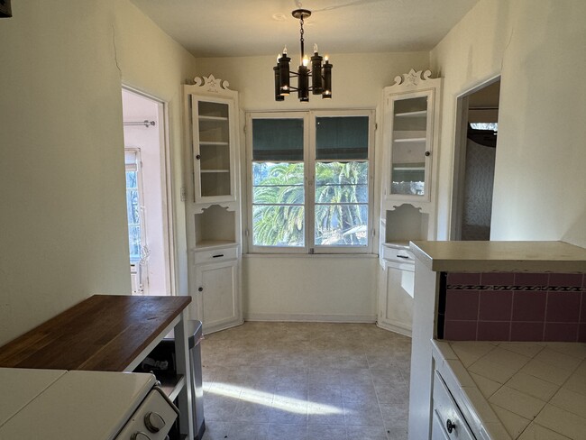 Kitchen_1 - 921 Tularosa Dr