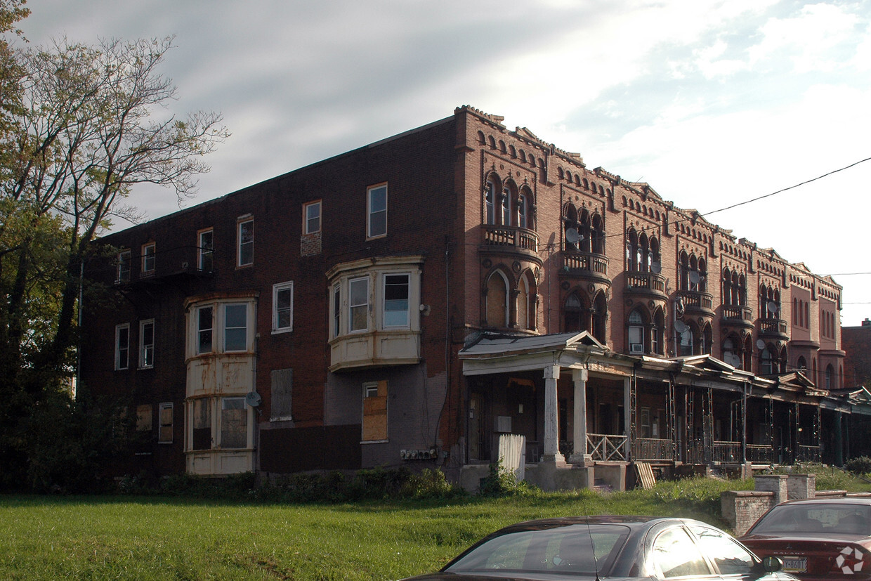 Building Photo - 1835 W Tioga St