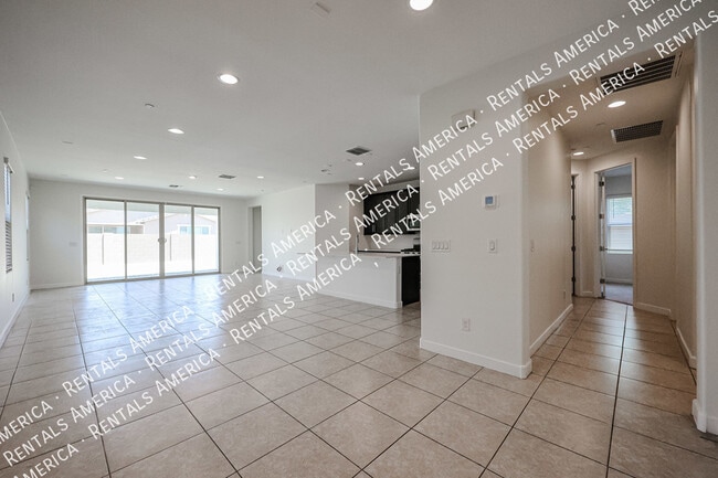 Building Photo - 9718 E Tahoe Ave