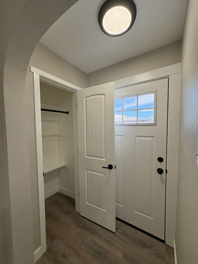 Building Photo - 2 bedroom home for rent