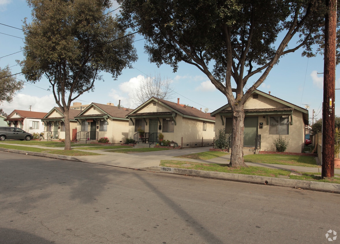 Primary Photo - 9621--9627 Laurel St