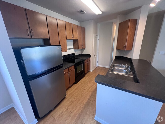 Building Photo - Room in Apartment on Education Way