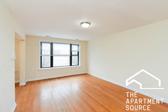 Foto del edificio - 4811 W Warwick Ave