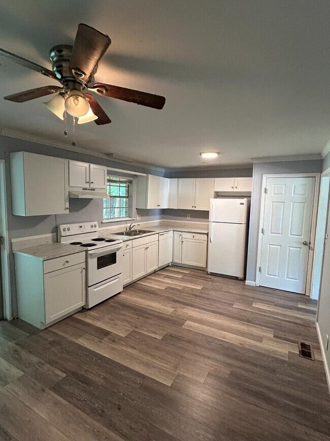 Foto del edificio - 464 Apache Trail NW
