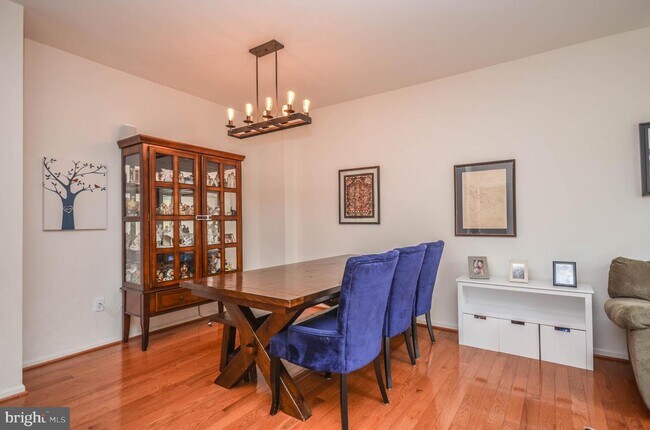 Foto del edificio - 6240 Shackelford Terrace