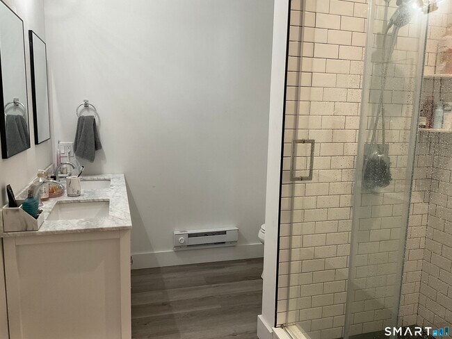 Foto del edificio - 528 Black Rock Tpke