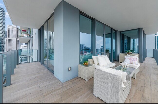 Building Photo - 1080 Brickell Ave