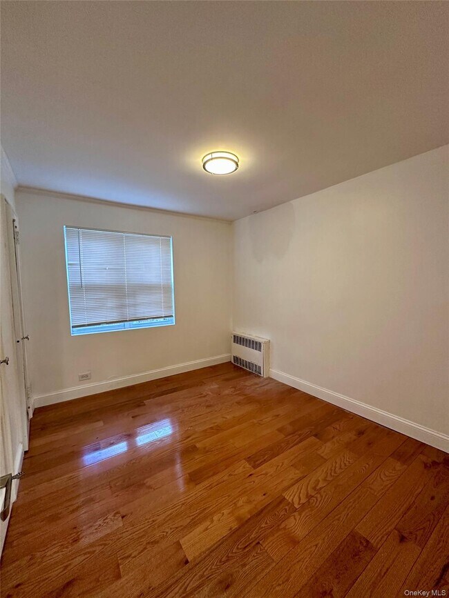 Foto del edificio - 69-35 222nd St