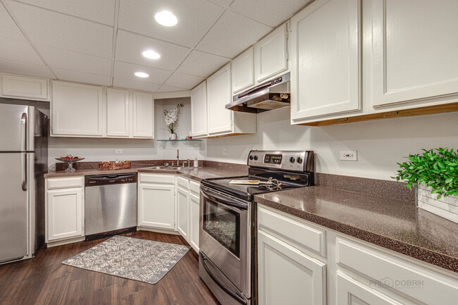 Foto del edificio - 7525 W Lawrence Ave