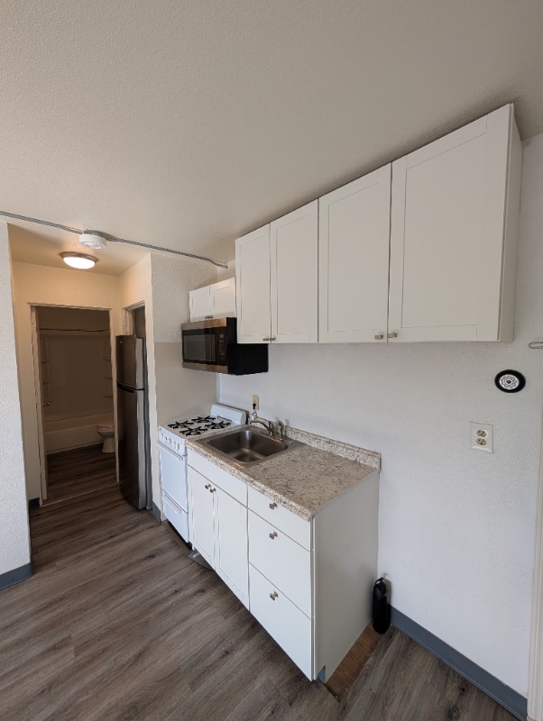 Building Photo - 618 Gambell St
