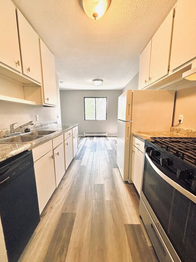 LOCATION LOCATION! Prime, 1 bed/1 bath Co... - LOCATION LOCATION!  Prime, 1 bed/1 bath Co...