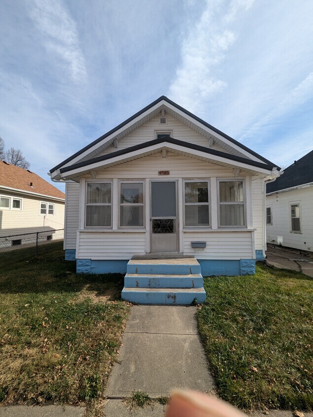 Primary Photo - 4330 Polk St
