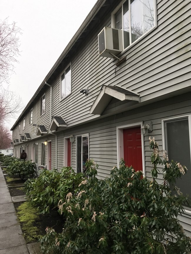 Foto del edificio - Garden Apartments