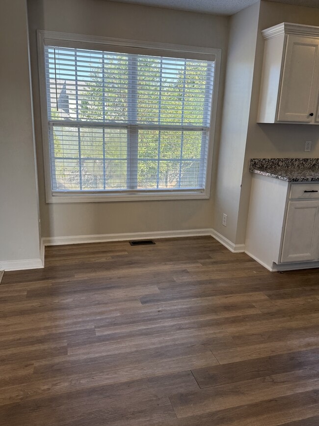 Building Photo - 3657 S Naples Ct