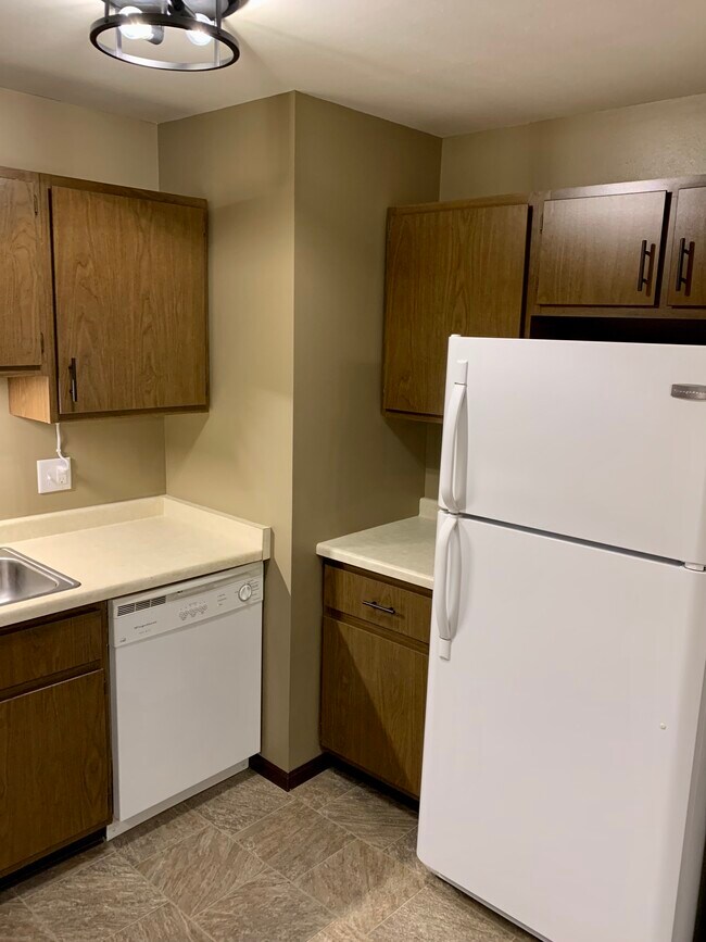 Foto del edificio - 1614 E Harding Dr