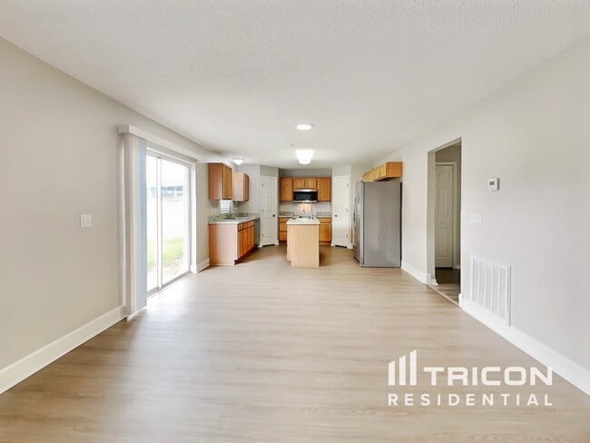 Building Photo - 1083 Ronlin St